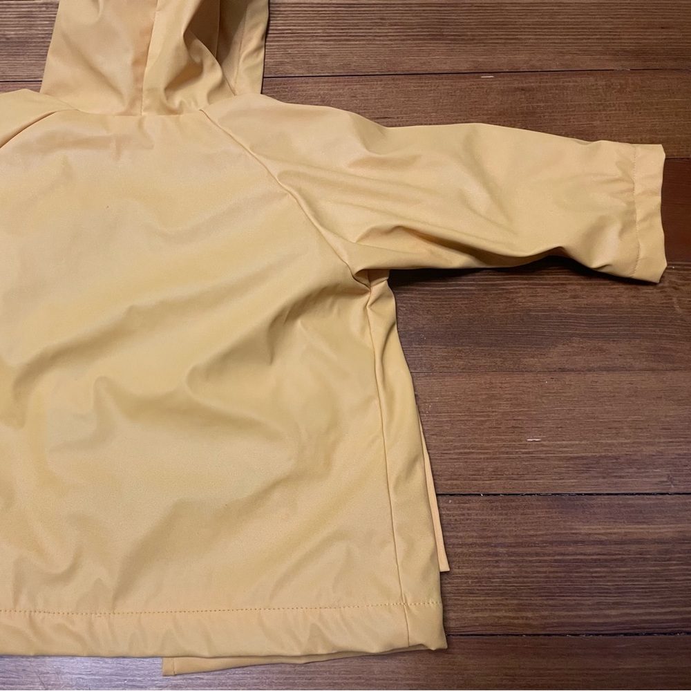 Hatley Yellow Hooded Raincoat Size 12-18 Months - Picture 15 of 16